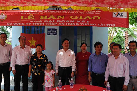 Bộ trưởng Trần Hồng Hà trao Nhà Đại đoàn kết tại Bà Rịa – Vũng Tàu