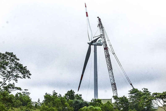 Nhà máy điện gió Hướng Linh 2 hòa vào lưới điện quốc gia