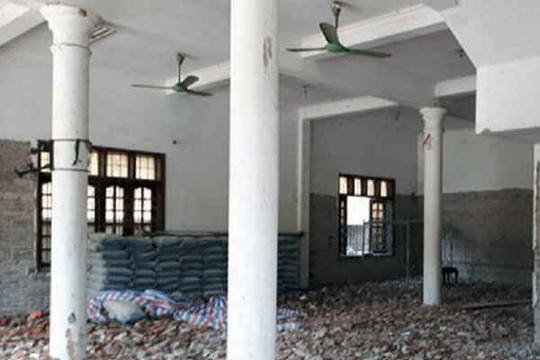 Nghệ An: Sửa trụ sở Huyện ủy, 3 người bị điện giật thương vong