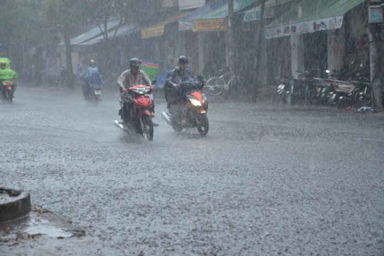 Thời tiết ngày 13/6: Mưa to khủng khiếp ở Hà Nội và nhiều nơi