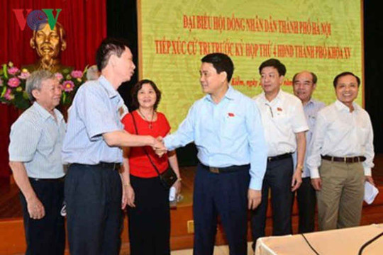 Chủ tịch Hà Nội Nguyễn Đức Chung: Không thể trồng lại xà cừ đã đánh chuyển trên phố