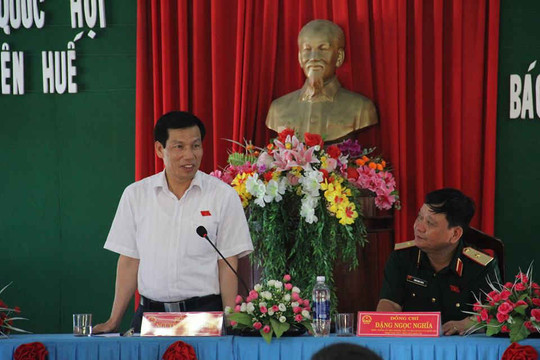 Bộ trưởng Nguyễn Ngọc Thiện tiếp xúc cử tri tại Huế
