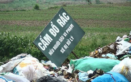 Tam Nông – Phú Thọ: Bãi rác "hành" dân tại xã vừa cán đích nông thôn mới