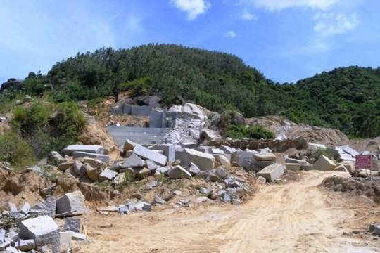 Khai thác đá tại Núi Bà - Bình Định: Ảnh hưởng dân sinh, đe dọa di tích