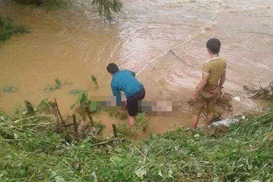 Thái Nguyên: Ô tô rơi xuống suối, gia đình 4 người tử nạn, mất tích