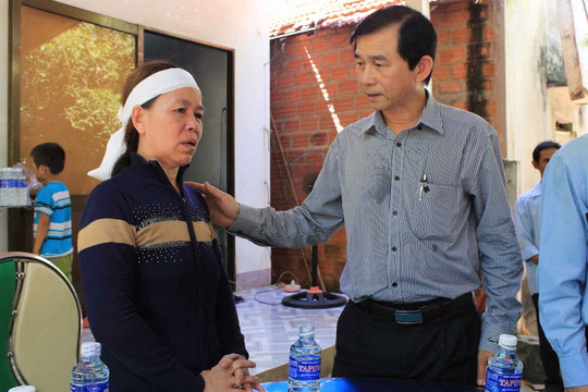 Phó Chủ tịch tỉnh Bình Định thăm 8 gia đình ngư dân mất tích trên biển
