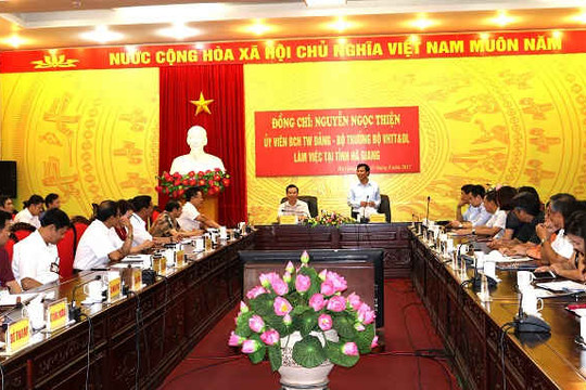Bộ trưởng Nguyễn Ngọc Thiện: Hà Giang cần giữ gìn, phát huy bản sắc văn hóa đồng bào các DTTS