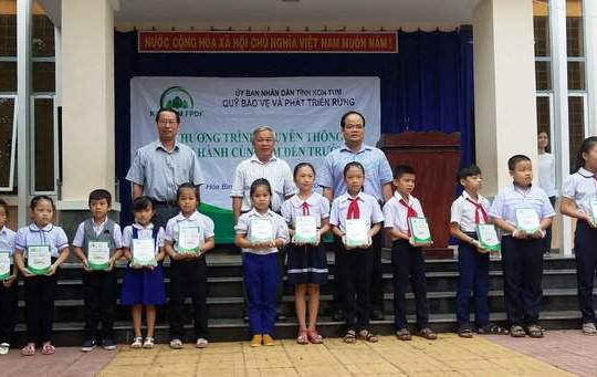 Quỹ Bảo vệ và Phát triển rừng Kon Tum: Đồng hành cùng em đến trường