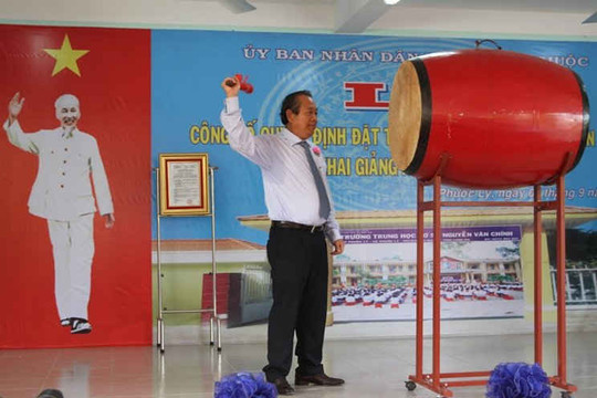 Phó Thủ tướng Trương Hoà Bình  dự lễ đặt tên, khai giảng Trường THCS Nguyễn Văn Chính tại Long An