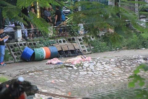 Nam thanh niên rơi xuống hồ Hoàng Cầu tử vong