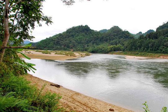 Lào Cai: Đấu giá quyền khai thác 4 mỏ cát trên sông Chảy làm VLXD