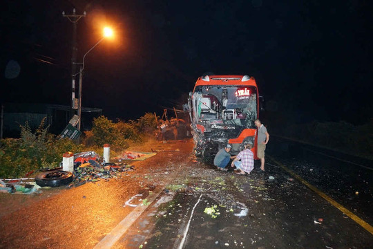 Gia Lai: Tai nạn giao thông liên hoàn, hàng chục người thương vong