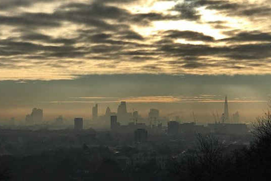 Thị trưởng London Sadiq Khan kích hoạt cảnh báo về ô nhiễm không khí