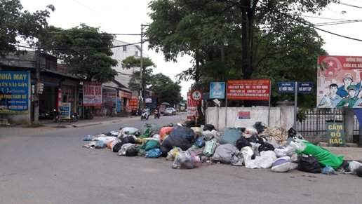 Hà Tĩnh: Thiếu trách nhiệm trong việc giải quyết vấn đề rác thải ở Hương Khê