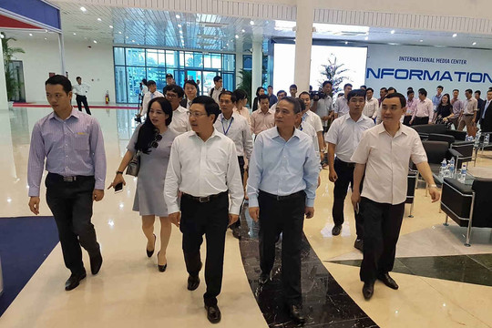 Đà Nẵng: Phó Thủ tướng cắt băng khánh thành trung tâm Báo chí Quốc tế APEC 2017