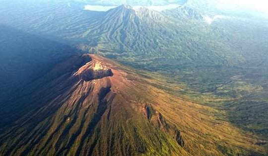 Indonesia hạ thấp mức cảnh báo núi lửa ở Bali