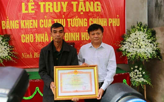 Ninh Bình: Truy tặng Bằng khen của Thủ tướng cho phóng viên bị lũ cuốn trôi