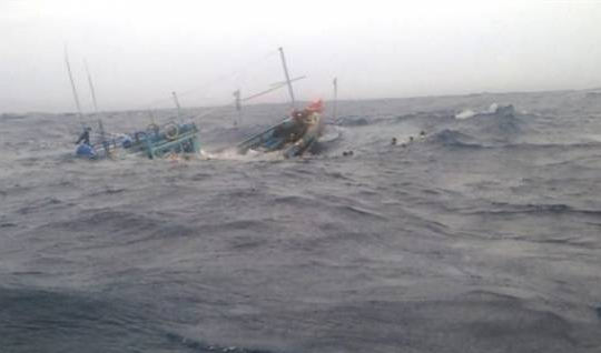 Quảng Nam: Chìm tàu câu mực ở âu thuyền Song Tử Tây một người tử vong