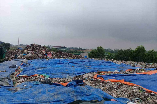 Bãi rác gây ô nhiễm ở Ứng Hòa, Hà Nội:  Công ty Sông Hồng có dấu hiệu chưa thực hiện đúng quy định pháp luật?