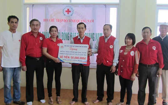 Đà Nẵng: Hội Chữ thập đỏ quyên góp ủng hộ, cứu trợ đồng bào bị ảnh hưởng lũ lụt