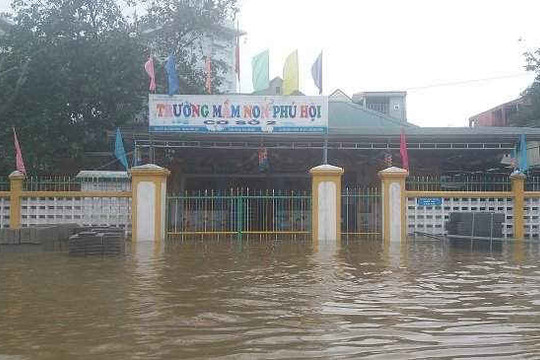 Thừa Thiên- Huế: Xin hỗ trợ  50.000 cuốn sách vở cho học sinh sau mưa lũ