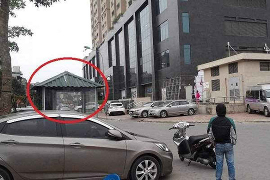 Thịnh Liệt – Hà Nội: Vì sao bãi trông giữ ôtô tự phát trong khu chung cư Nam Đô Complex ngang nhiên tồn tại?