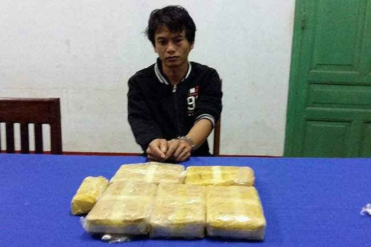 Quảng Bình: Bắt giữ người Lào vận chuyển 32.000 viên ma túy tổng hợp