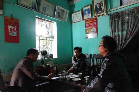 Hưng Hà (Thái Bình):  Dân trả lại sổ đỏ “đòi tiền” chính quyền