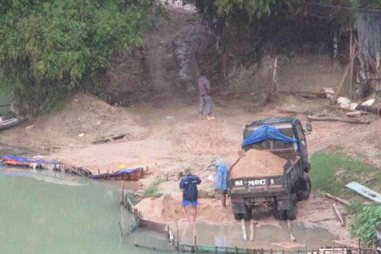 Tuy Phước - Bình Định:  Nạn “cát tặc” vẫn tiếp tục hoành hành trên sông Hà Thanh