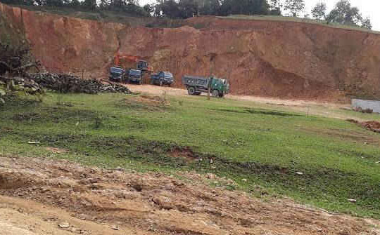 Thạch Thành (Thanh Hóa): Rầm rộ khai thác đất giữa ban ngày, chính quyền thờ ơ