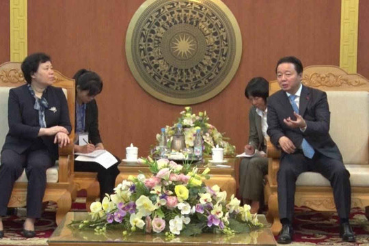 Bộ trưởng Trần Hồng Hà tiếp và làm việc với Tổng cục trưởng Tổng cục Khí tượng Trung Quốc