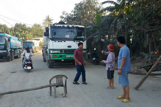 Đà Nẵng: Hàng chục doanh nghiệo gây ô nhiễm, dân bức xúc chặn đường