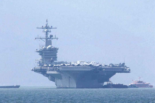 Tàu sân bay USS Carl Vinson cùng hơn 5.000 thủy thủ đoàn thăm Đà Nẵng