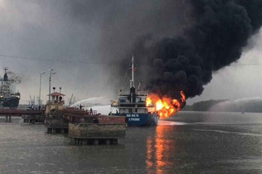 Thủ tướng chỉ đạo xử lý sự cố cháy tàu chở dầu tại Hải Phòng