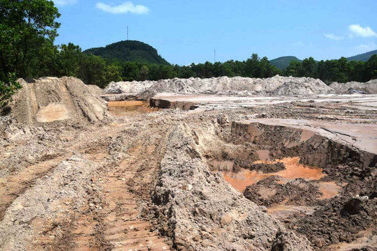 Quảng Nam vào cuộc kiểm tra vụ vỡ thân đập bãi thải quặng vàng