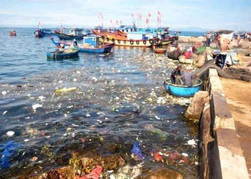 Đổ chất thải thông thường xuống biển phạt bao nhiêu tiền?