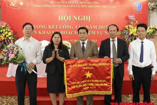 Tổng Công ty TN&MT Việt Nam vinh dự nhận Cờ thi đua của Chính phủ và Huân chương Lao động hạng Ba
