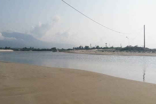 Thừa Thiên Huế: Nạo vét không hiệu quả, cửa biển Lạch Giang bị bồi lấp