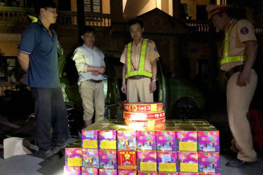 Bắc Giang: Bắt 2 đối tượng vận chuyển 137,5 kg pháo nổ và pháo hoa