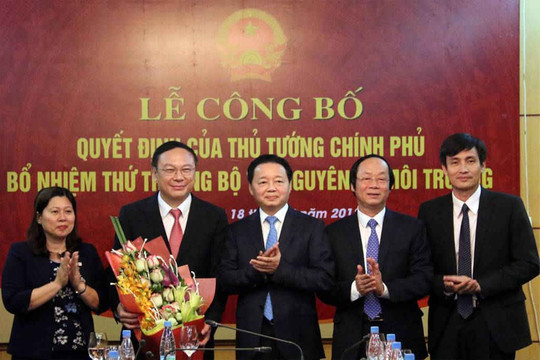 Trao Quyết định của Thủ tướng bổ nhiệm ông Lê Công Thành giữ chức vụ Thứ trưởng Bộ TN&MT
