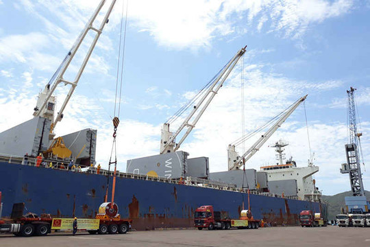 Bình Định: Cảng Quy Nhơn lần đầu tiên đón tàu “khủng” nhất 63 nghìn tấn