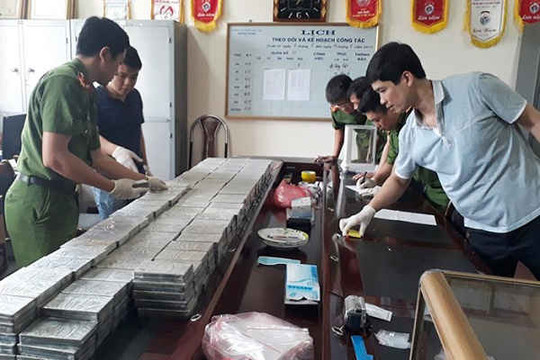 Lào Cai: Bắt đường dây buôn bán ma túy, thu giữ 329 bánh heroin