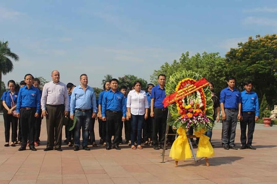 Đoàn công tác Trung ương Đoàn thanh niên Cuba đến thăm Quảng Trị