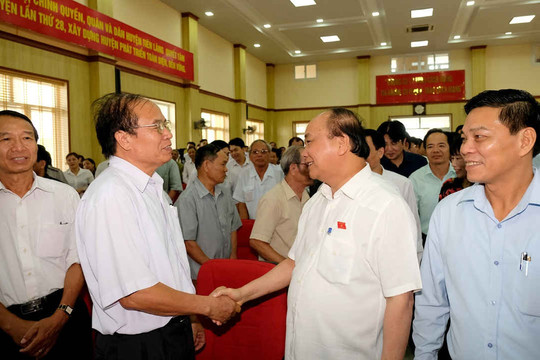 Thủ tướng Nguyễn Xuân Phúc tiếp xúc cử tri tại huyện Tiên Lãng