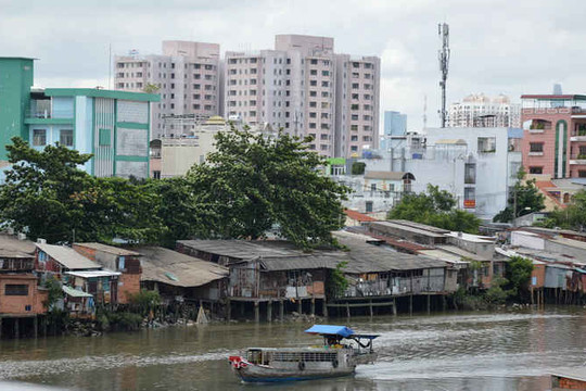 TP.HCM: Giải pháp nào cho tình trạng lấn chiếm kênh rạch