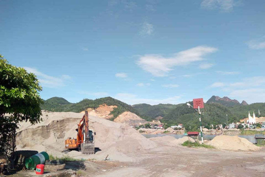 TP. Hoà Bình: Khó khăn di dời doanh nghiệp cát sỏi ven bờ sông Đà