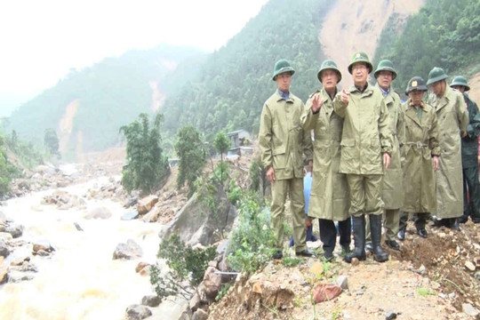 Phó Thủ tướng Chính phủ Trịnh Đình Dũng kiểm tra chỉ đạo khắc phục hậu quả mưa lũ tại Lai Châu