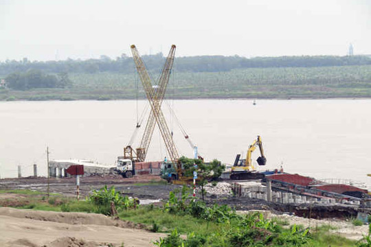 Hà Nam: Huyện Lý Nhân sẽ xử lý triệt để hoạt động xây dựng cầu cảng trái phép của Công ty CP gạch Đại Hoàng?