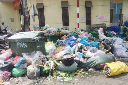 Quảng Ngãi: Mở lại bãi rác cũ "cứu" thành phố khỏi mùi hôi thối
