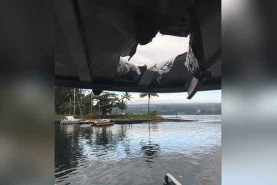 23 người bị thương do dung nham núi lửa rơi trúng thuyền du lịch ở Hawaii